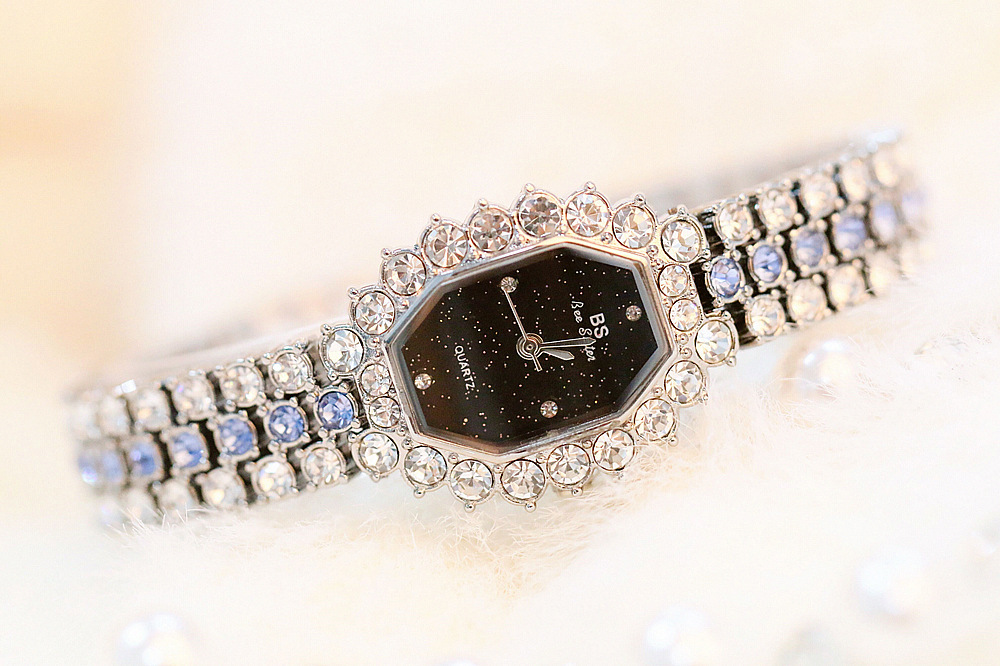 Luxury Full Diamond Steel Band Quartz Watch - Image 4