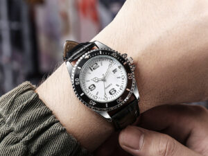 Fashion Simple Scale Quartz Watch For Men