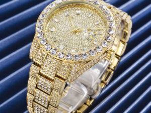 Fashionable Large Dial Full Diamond Watch